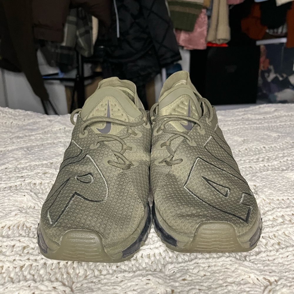 Nike Women’s Olive Green Athletic Sneakers
